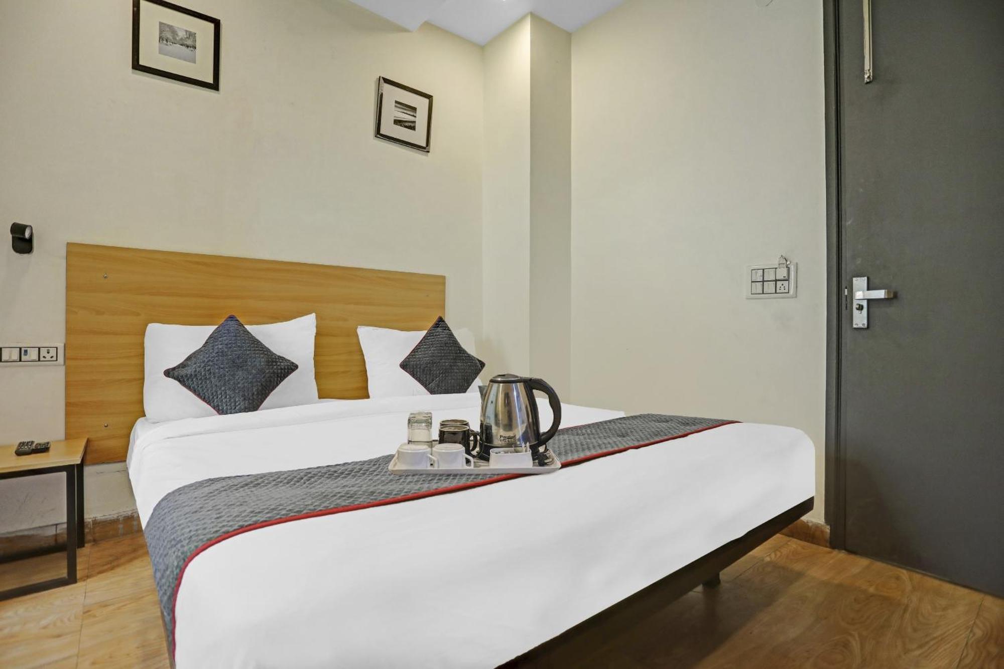 Hotel Super Townhouse Mannat Rohini 16 Delhi  Exterior foto